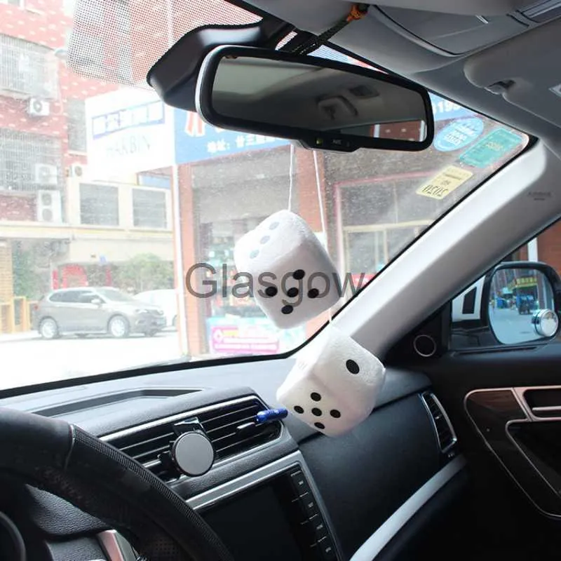 Kaufe Fuzzy-Plüsch-Würfel zum Aufhängen im Auto-Innenraum