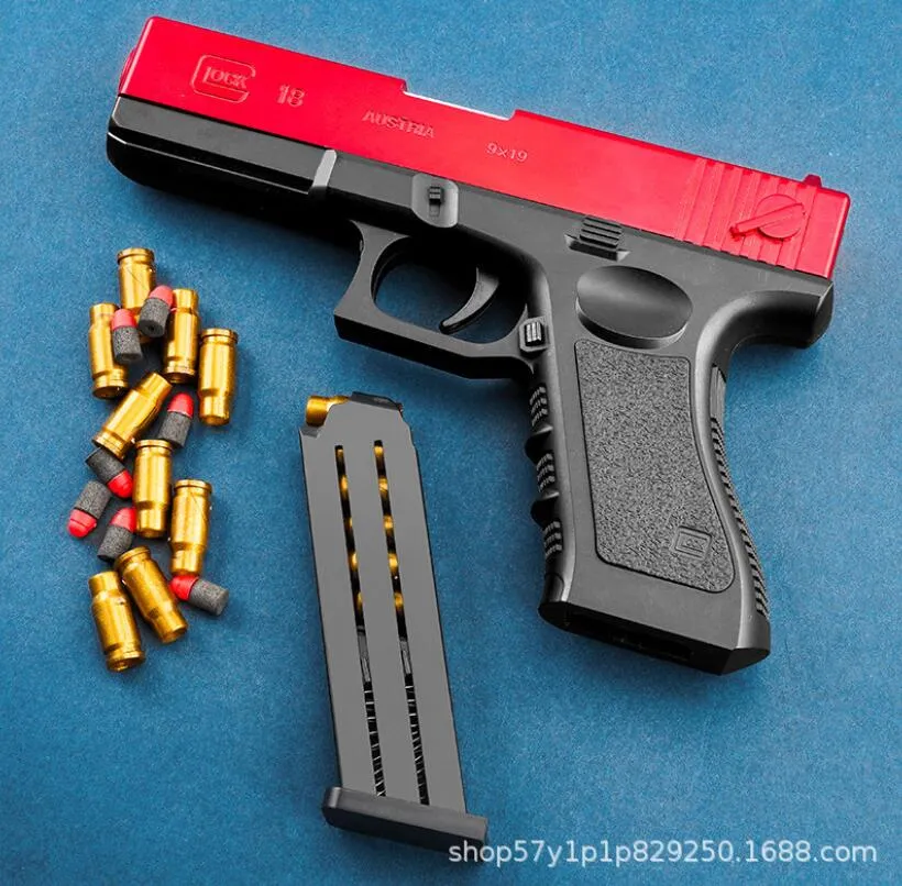 Uma Arma Colorida Da Mão Da Pistola Do Brinquedo Foto de Stock