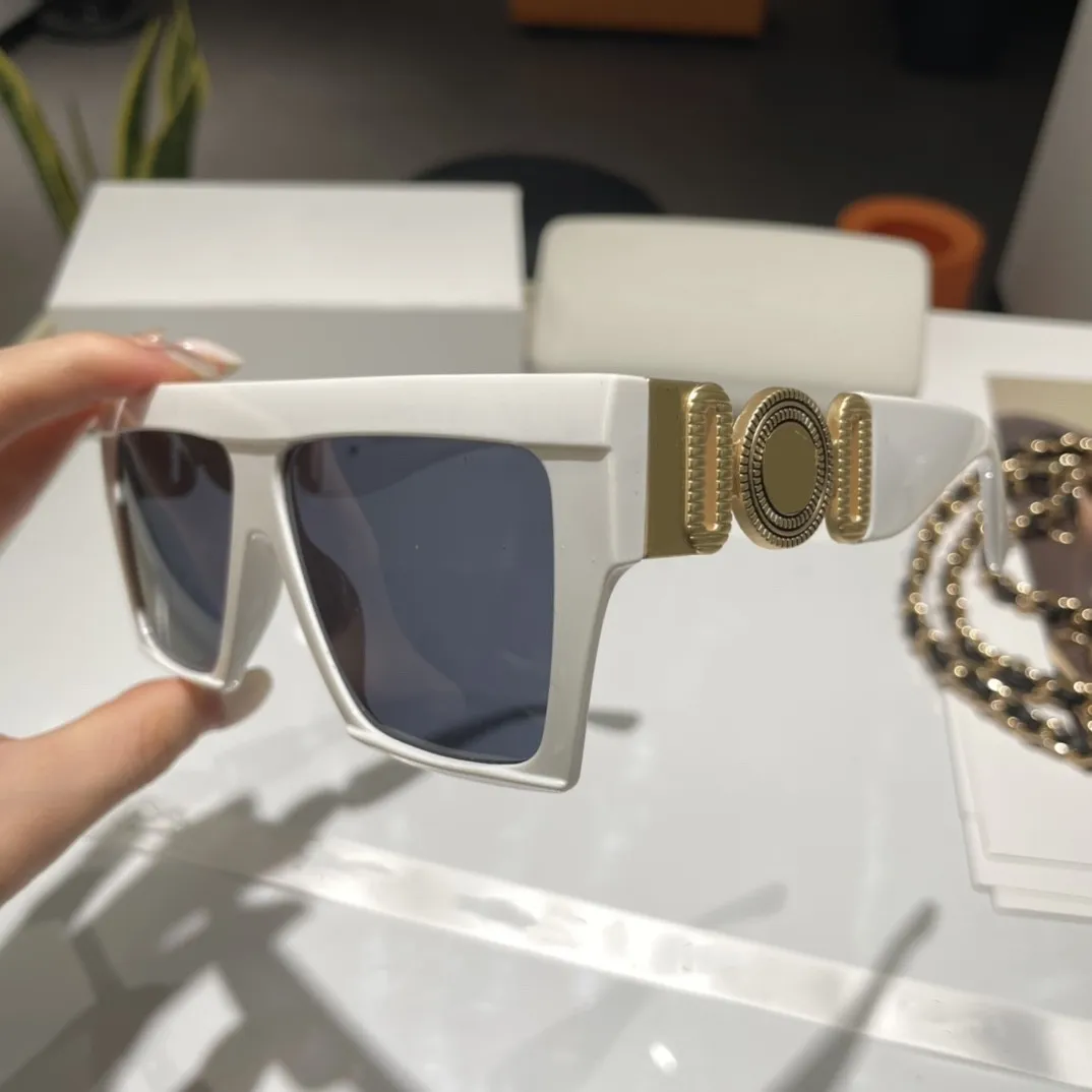 Nowe modne kobiety projektantki okularów przeciwsłonecznych 4993 Charming Cat Eyes Frame Prosty popularny styl sprzedaży Najwyższa jakość Ochrona UV400 Eyewea