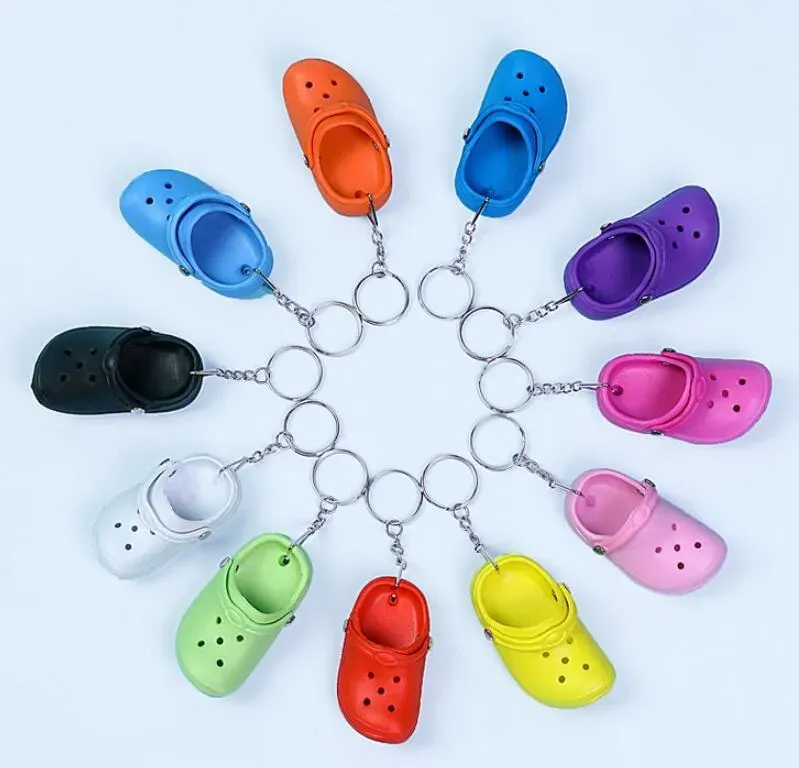 12 ألوانًا 3D Mini Shoe -keychain eva shoes srocs سلسلة مفاتيح التسد من الصندل الحزب