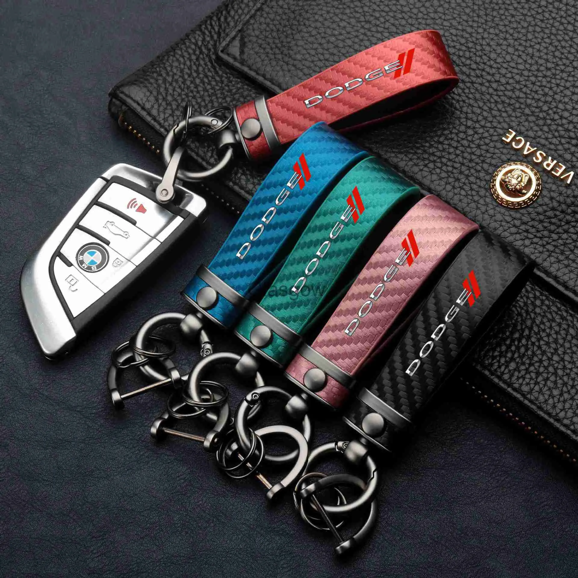 مفتاح السيارة Highgrade Carbon Pattern -Carke -keychain Care Custom keyring لـ Dodge Journey Challenger Caliber Nitro Car Accessories X0718