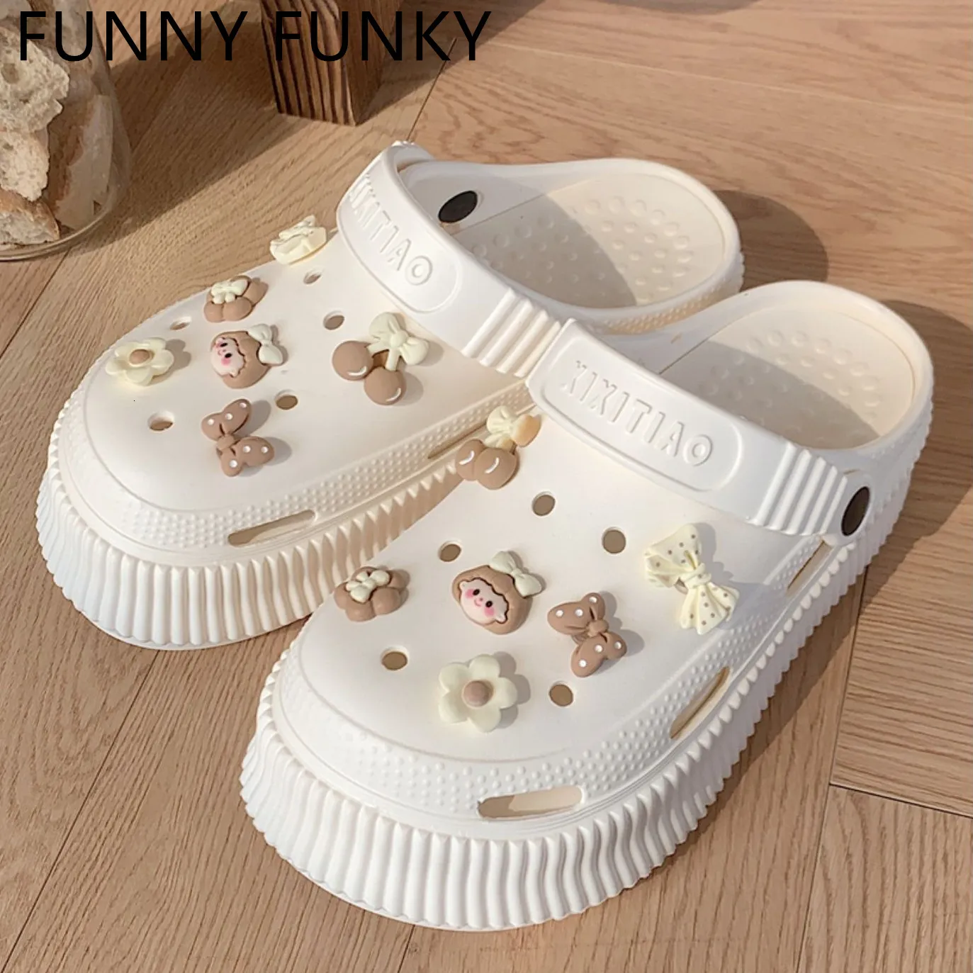 Sandalet deliği ayakkabıları yaz diy takılar kalın eva kama kaymaz bahçe tatil plajı slip-on bulut yastık terlikleri kadın delik sandal ayakkabıları 230718