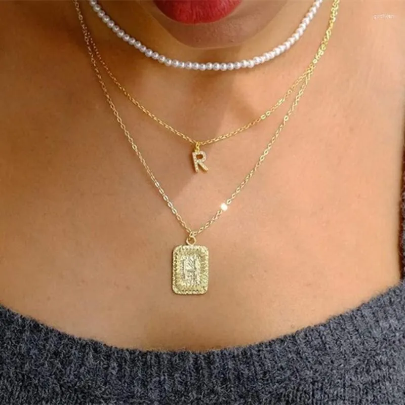 Подвесные ожерелья минар Оптовая блестящая полная CZ Cubic Циркония 26 буква для женщин Femme 14k золота, покрытая O-Chain Brass Choker