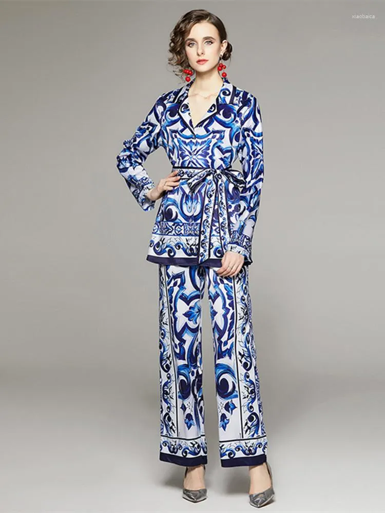 Kvinnors tvådelade byxor 2023 Autumn Blue and White Porcelain Print Trousers Suit notched Blus Top Wide Leg Set Set Outfits