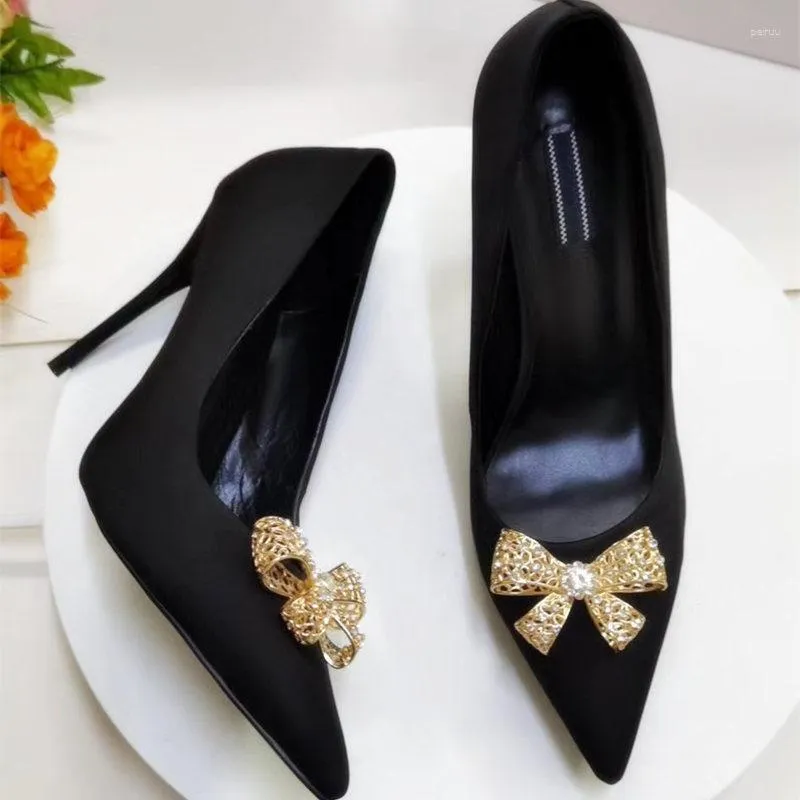 Elbise ayakkabıları seksi bayan gündelik tasarımcı kadın siyah saten altın kelebek stras kristal sığ, sivri uçlu ayak stiletto striptizci yüksek topuklu ayakkabılar