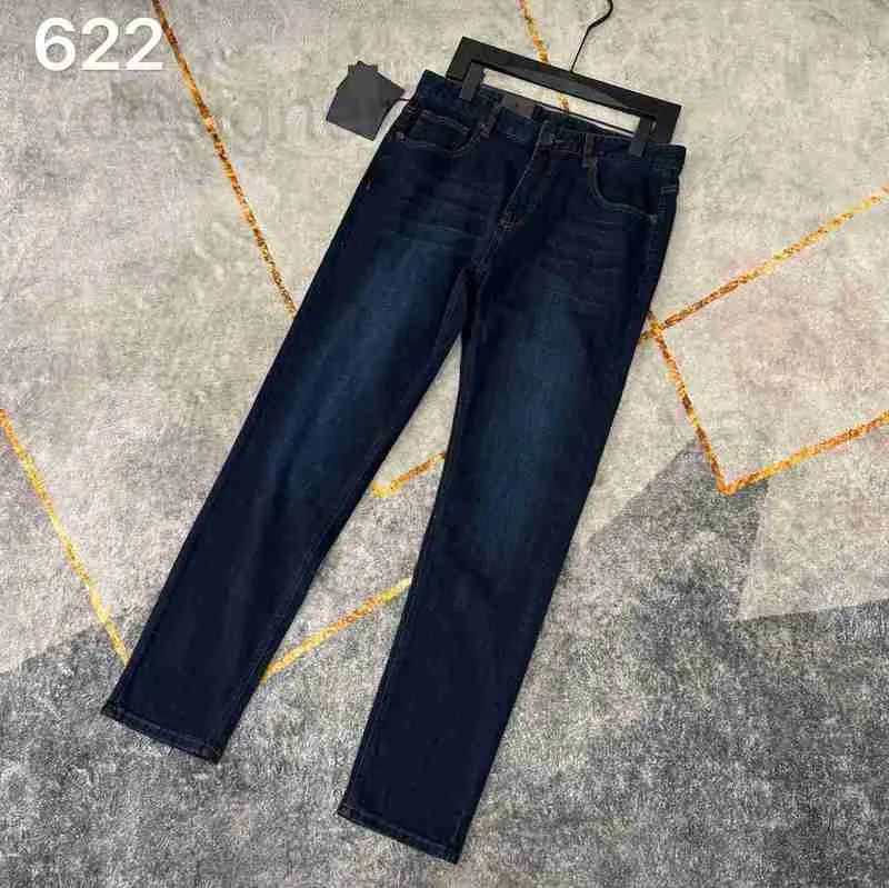 Designer de jeans pour hommes 2023 printemps nouveau pantalon décontracté en denim taille moyenne élastique PMQQ