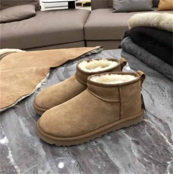 Stivali da donna classici Stivali da neve firmati Stivali invernali da donna Moda Piattaforma Pelliccia Mini pelle scamosciata Stivaletti alla caviglia in lana di pecora