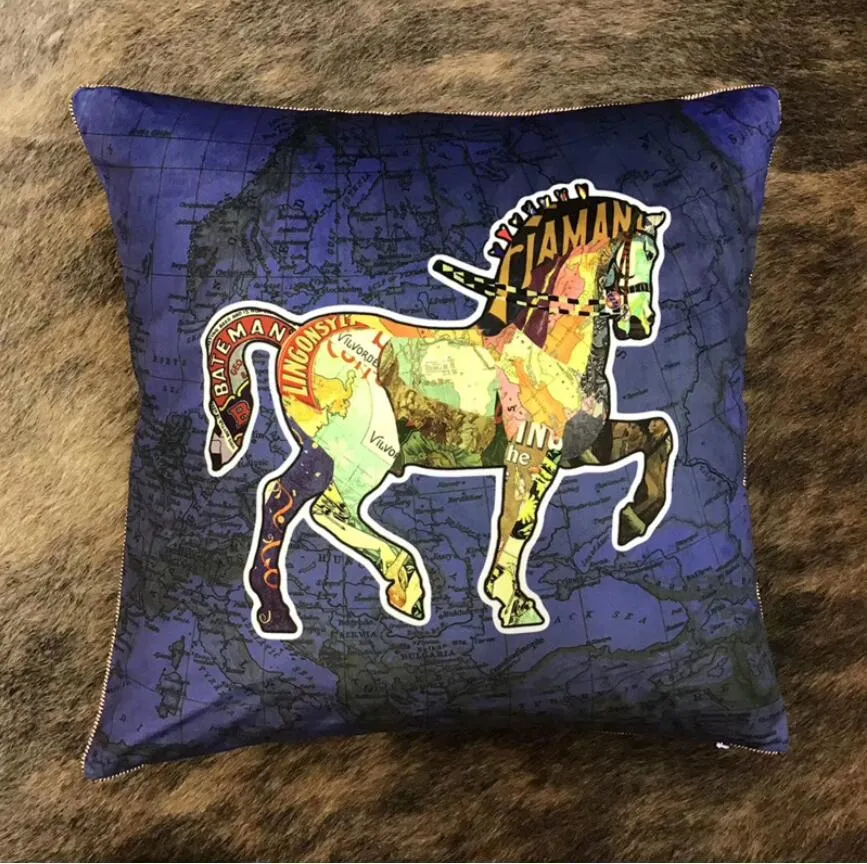 Lyx 45*45 cm kuddfodral med Tassel Super Soft Velvet Double-Sided Printing Horse Designer SOFA CUSHION COVERS Kudde 2023071902