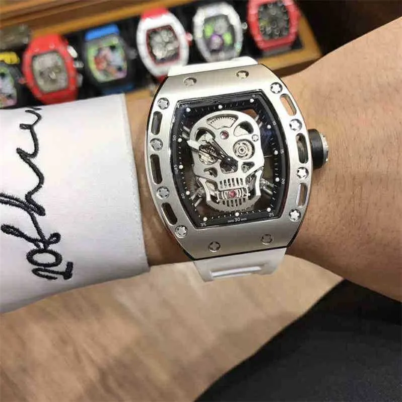 MEKANISKA LADER Titta på Mechanical Mens Watches Skull Richa Luxury Barrel RM052 Mekanisk klocka Mens Hollow Calendar Automatisk sportkorg