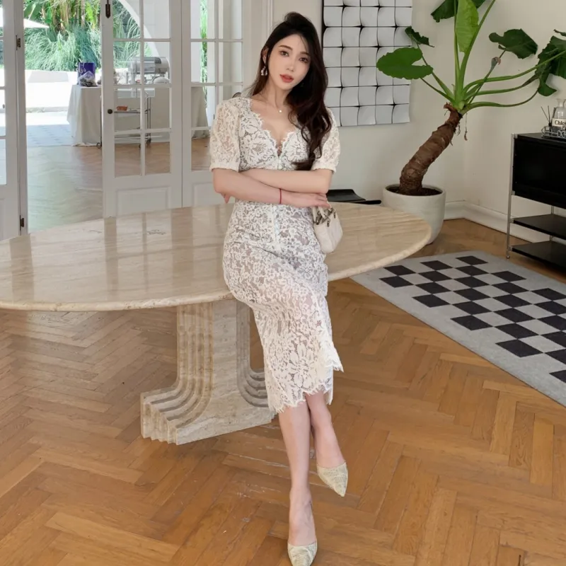 White Lace Slim Fit Knee-Length Dress with V-Neck and Cap Sleeves, Empire  Waistline, A-Line Silhouette from Dhgate Basic & Casual Dresses - price  66.63