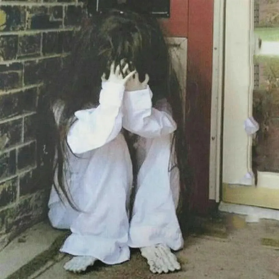 Llorando Ghost Doll Voice Control Scary Ghost Baby Adornos para Halloween Theme Party Haunted House KTV Bar Decoración Props Y20100289s
