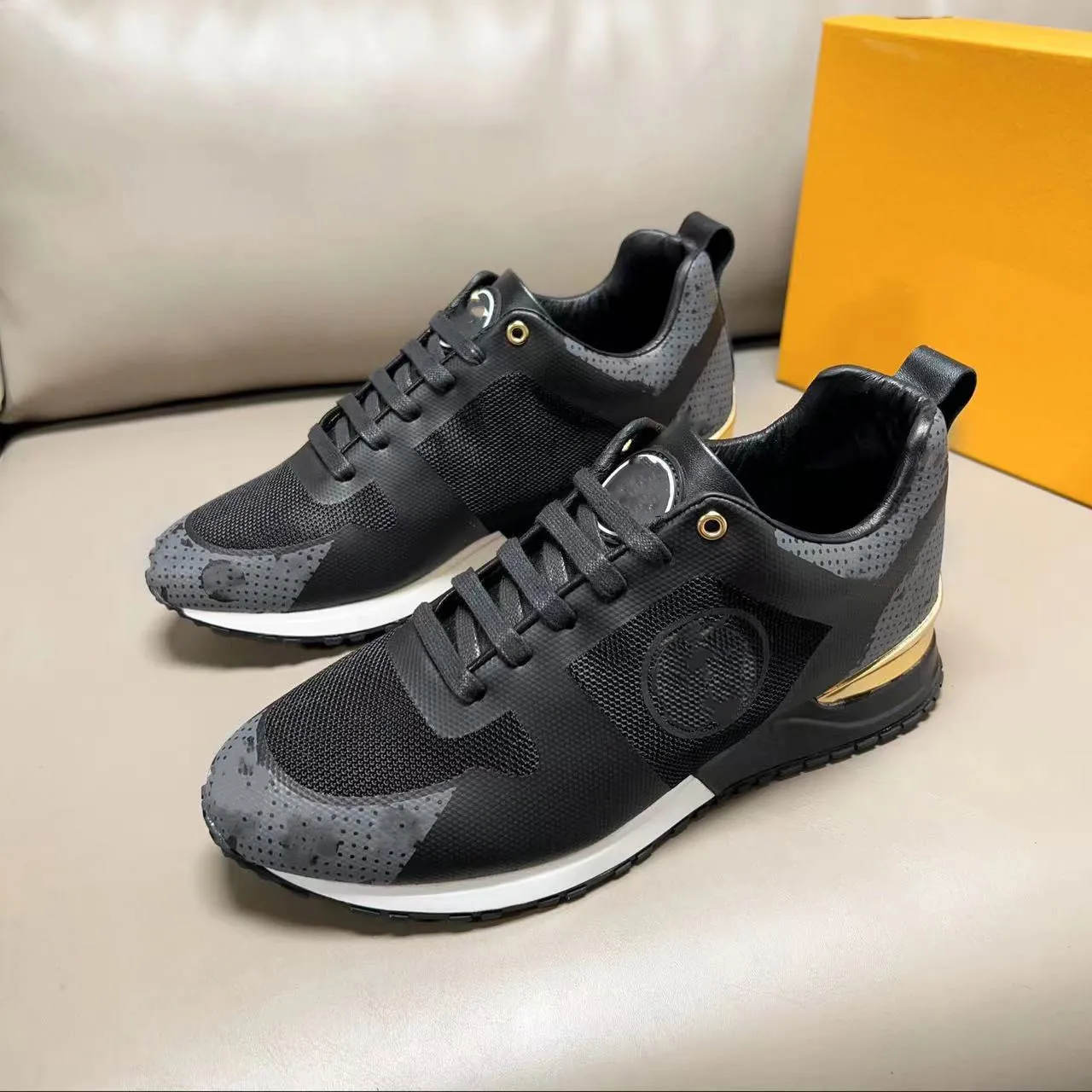 Buty designerskie RUN Sneakers Kobiet Luksusowe skórzane płótno koronkowe luksusowe butę menu butów marka zwykła trener rozmiar 35-45 13 13