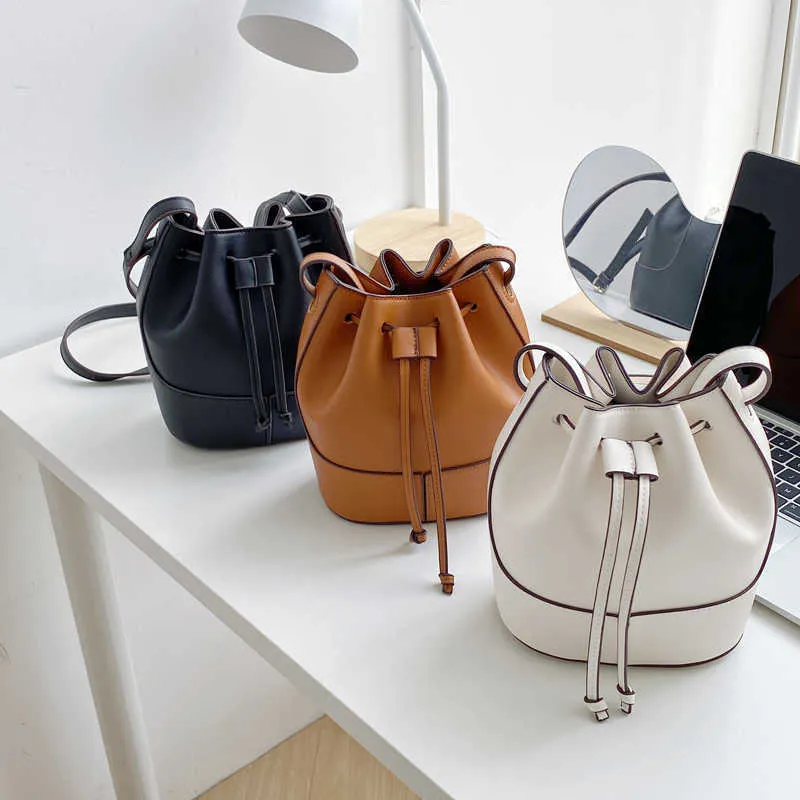 Damestas Bucket Bag Dames Kleine schoudertassen Designer Hoge kwaliteit PU-leer Crossbody-tas met trekkoord Hele verkoop