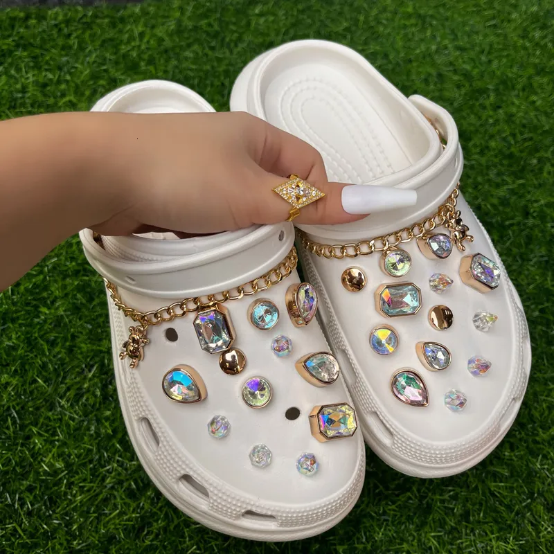 Summer Hole Sandals Thick-Soled Women's Fashion Metal Letters Chain Slippers Non-Slip Casual Beach Shoes Clogs 230718 34971