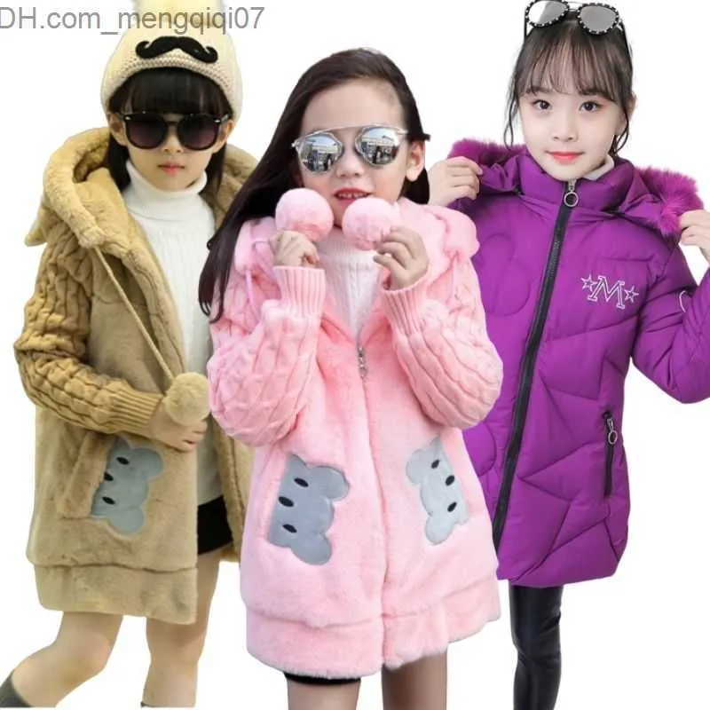 Płaszcz Koreańska koreańska wersja odzieży dziewcząt i dziecięcych nastolatków, długą wiatrowoodporną płaszcz zagęszczony ciepły i uroczy królicze ucha pluszowe płaszcz Z230719