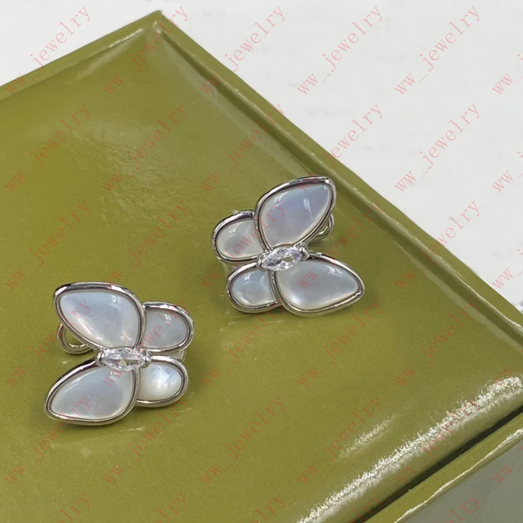 Brincos de borboleta flexíveis, brincos de borboleta de diamante Fritillary branco prateado, 925 agulhas de prata, suportes de orelha personalizados, presentes de dia dos namorados