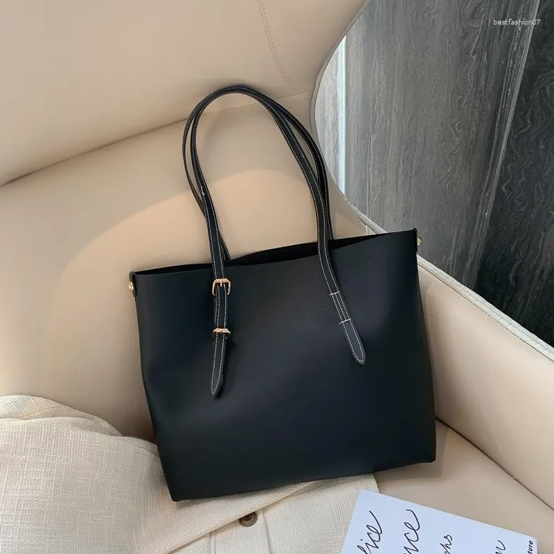 Evening Bags MONNET CAUTHY For Women Fashion Office Ladies PU Solid Color Black Wholesale Shoulder Bag