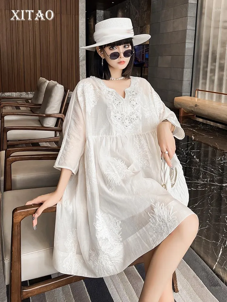Lässige Kleider XITAO Mini besticktes Perlenkleid lockere Mode Dreiviertelärmel V-Ausschnitt Kragen Einfachheit Frauen DMJ1589