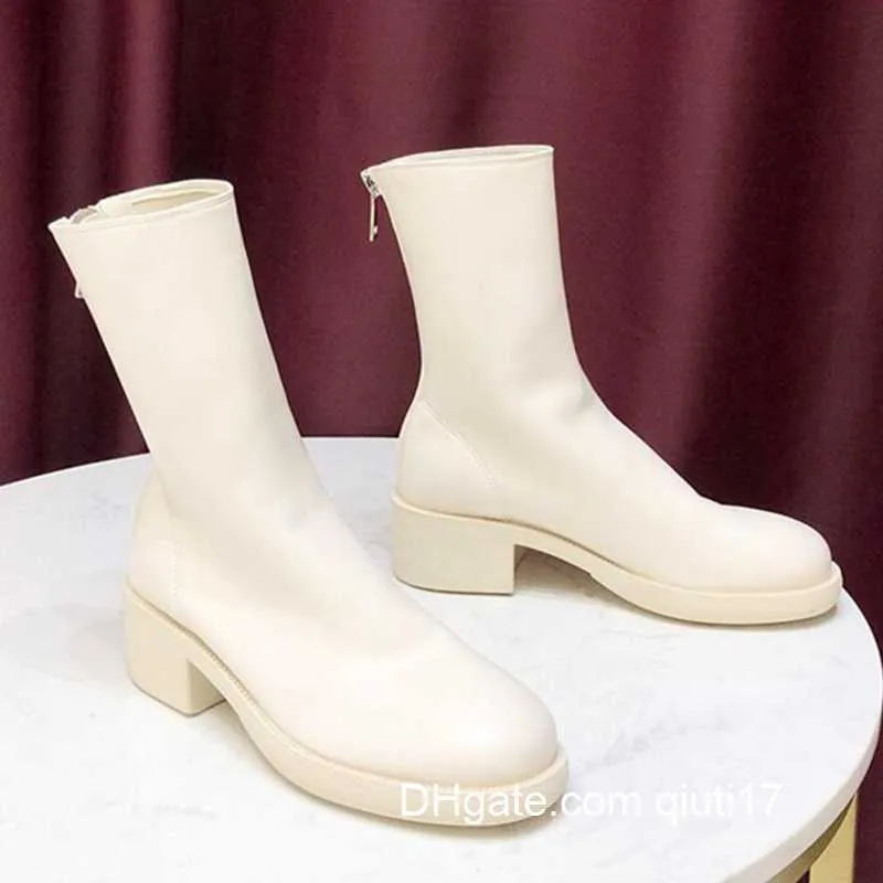 Stiefel Mode Frauen Casual Leder Plattform Weiße Schuhe Halten warme Schuhe Frau Spitz Gummi Knöchel Zapatos Mujer c922 CX200822 Z230720