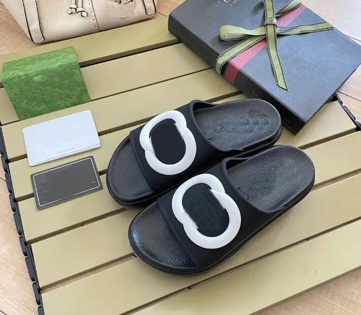 Kvinnor Designer Sandaler gummiläder Slides Dress Shoe Wedges Sandal Beach Slippers Luxury Summer Platform Sandal Slide Tjock Bottom 7T5