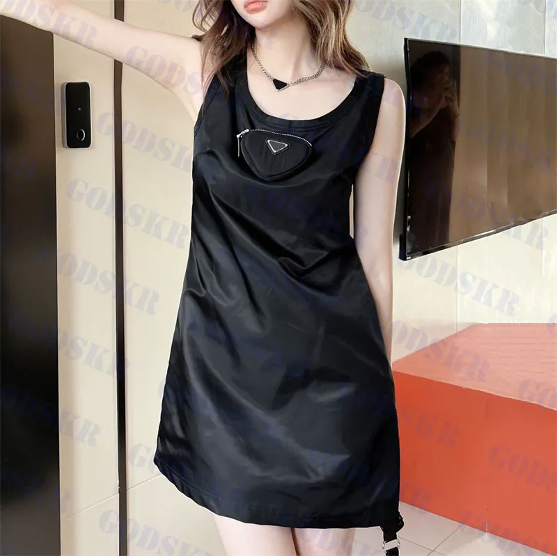 Womens Tanks Tops Dress With Triangle Emblem Black Short Skirts Fashion Casual Vests Dresses For Women