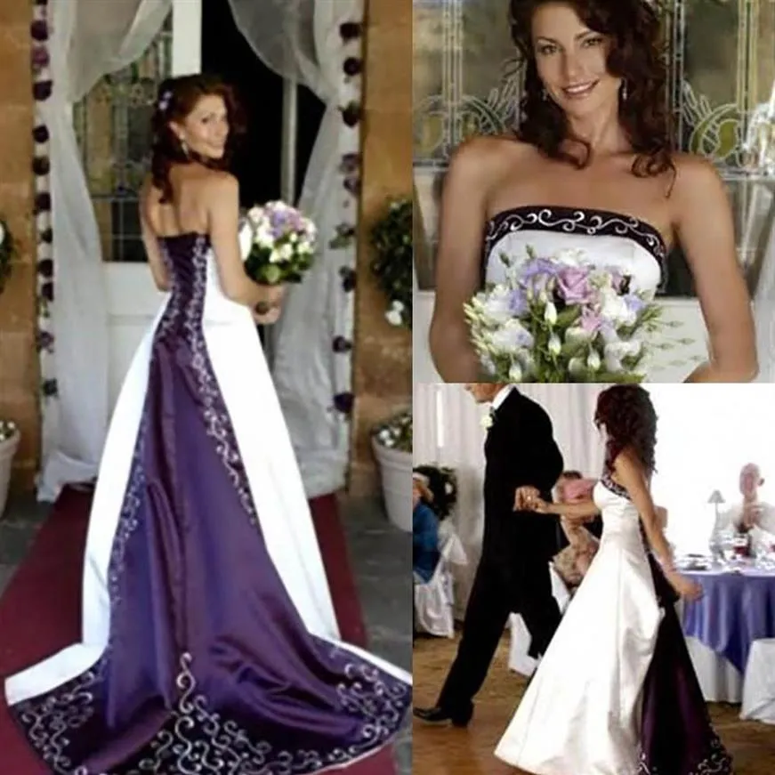 2020 Vintage White and Purple Wedding Dresses With Embrodery Lace A-Line Strapless Lace Up Back Chapel Train Brudklänningar255n