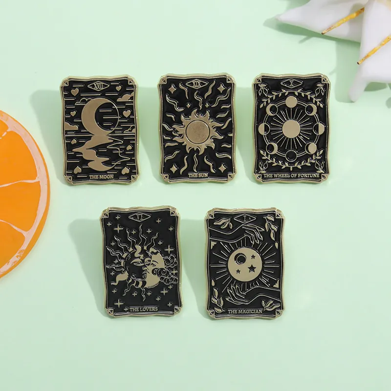 Brooches Pins for Women Vintage Rectangle Black Color Tarot Fashion Funny Badge for Dress Cloths Bags Decor Cute Enamel Metal Jewelry Wholesale