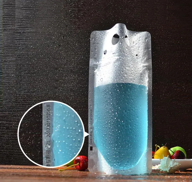 أكياس مشروب شفافة قابلة لإعادة الاستخدام مع سحاب قابل لإعادة التثبيت والمواد المقاومة للحرارة شفافة شرب من البلاستيك مع القش متجمدة