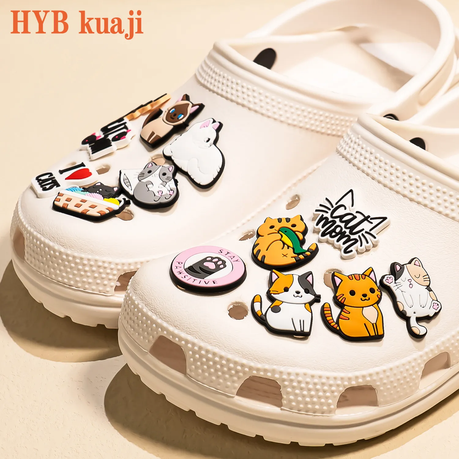 Hybkuaji Custom Cat Mom Mom Paw Shoe Charms 도매 신발 장식 PVC 신발을위한 버클