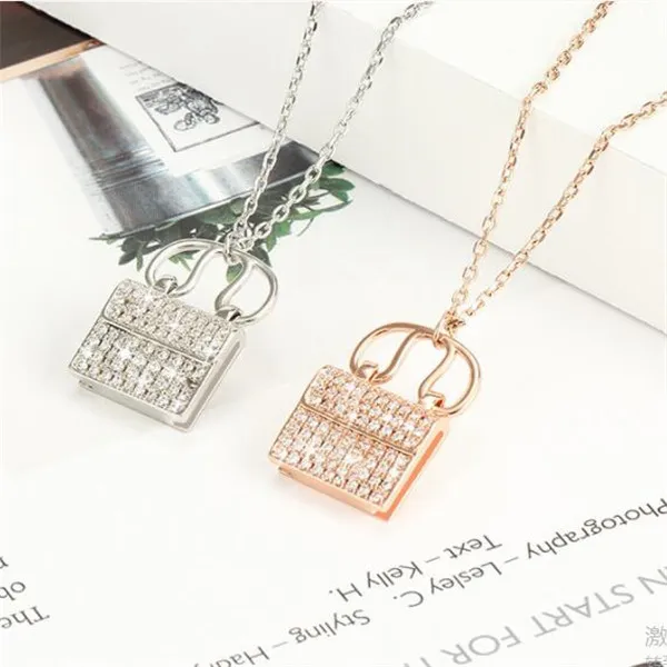 Classic Designer letter necklace fashion luxury jewelry titanium steel christmas day gift plated dainty chain women Diamond setting pendant necklaces