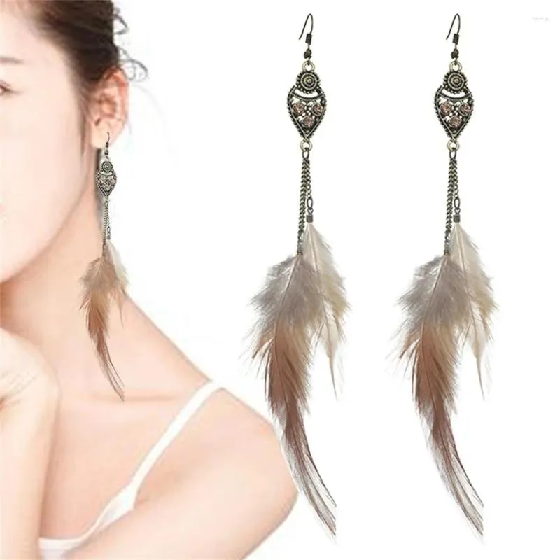 Dangle Earringsファッションラインストーンフェザーペンダントビンテージメタルロングタッセル女性ボーホンスタッドパーティージュエリーギフト