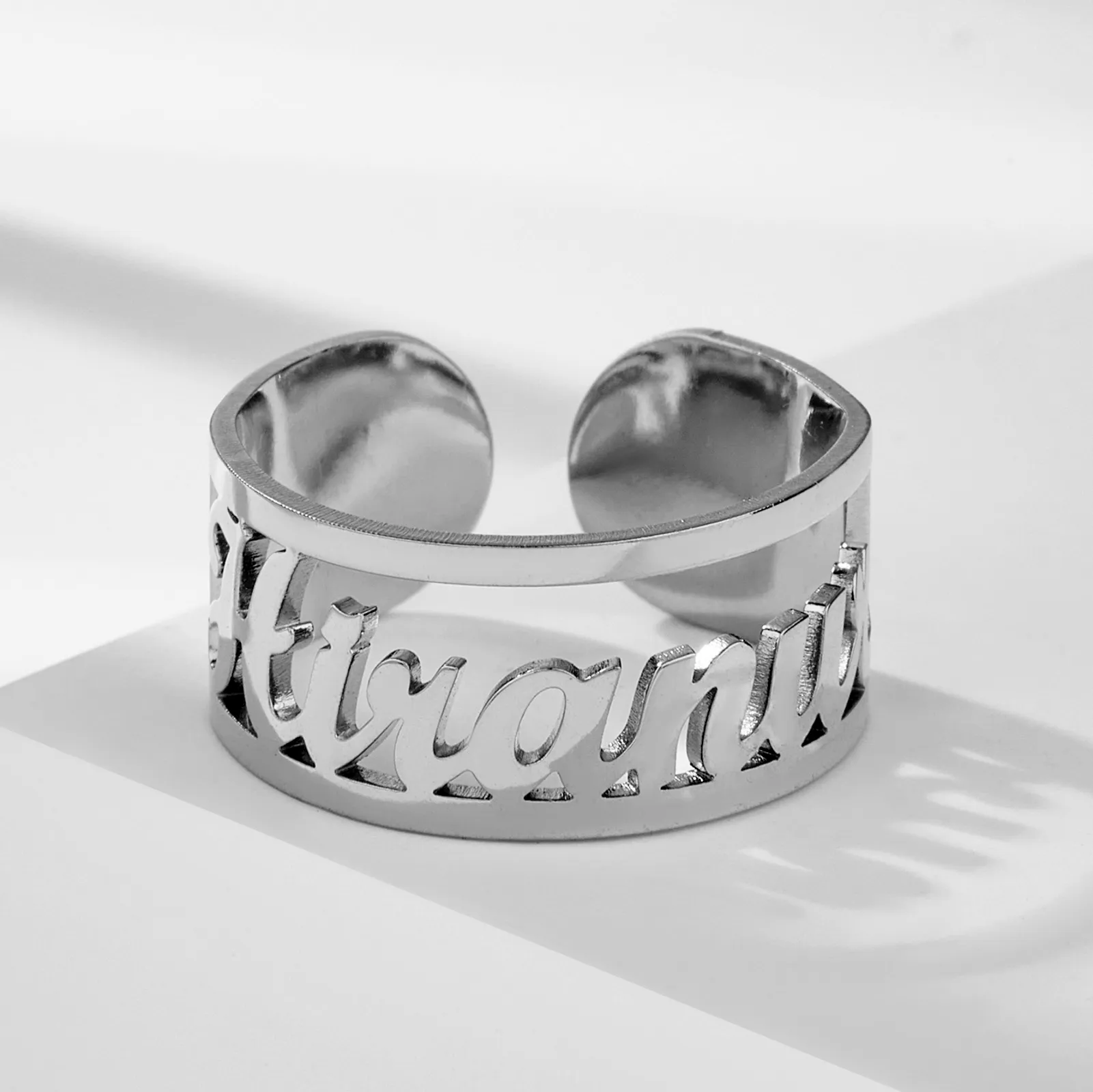 Teamer rostfritt stål anpassade namnringar för kvinnor män personlig bred ihålig bokstavsring justerbara bröllopälskare smycken