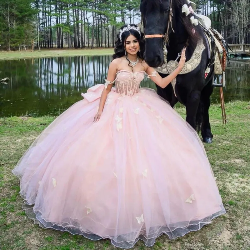 Pink Princess Sweetheart Quinceanera klänningar Girls Ball Gown Lace Bow Tull Ball Gown Sweet Vestido de 15 Anos