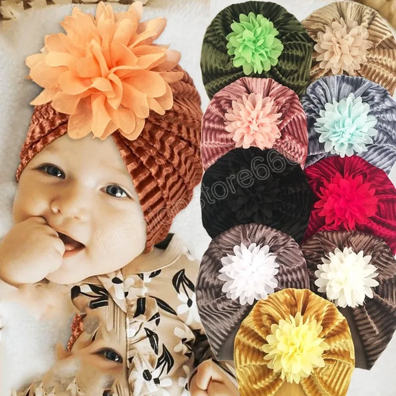 18*20 CM confortable chaud or velours nouveau-né élastique indien chapeaux mode à la main fleur bébé casquettes enfants cadeaux d'anniversaire