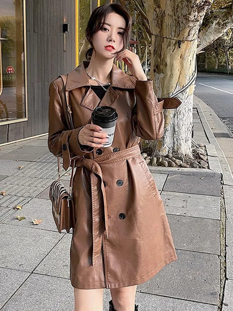 Trench Coat Pour Femmes Veste En Cuir PU Pour Femmes Revers Doubles Avec Ceinture Automne 2023 Du 34 86 DHgate