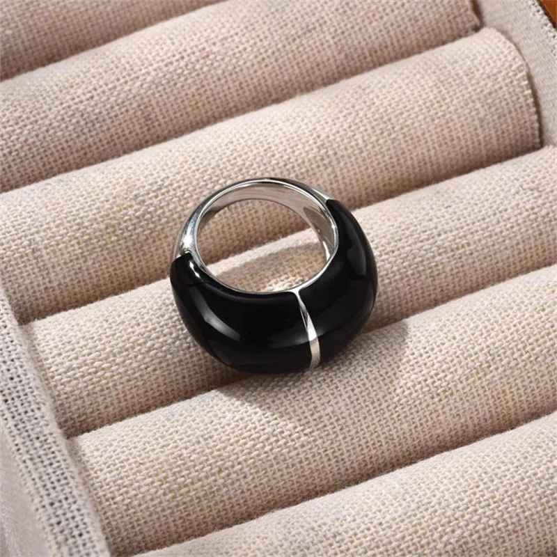 French Ins Black Circular Drop Glaze Patchwork Wide Ring Women Nisch Personlighet Enkel metall Fashion Temperament Charm Jewelr