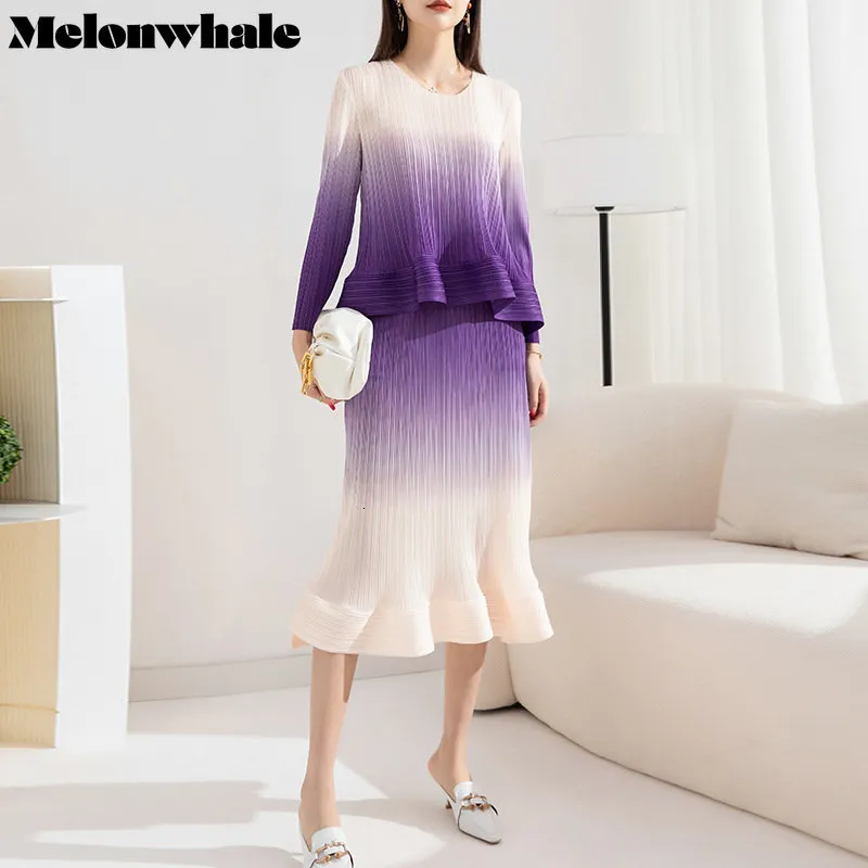 Grundläggande avslappnade klänningar Melonwhale Purple Pleated Gradient Half-body kjol Elegant Två stycken passar toppar Rund hals långärmad vår sommar 230719