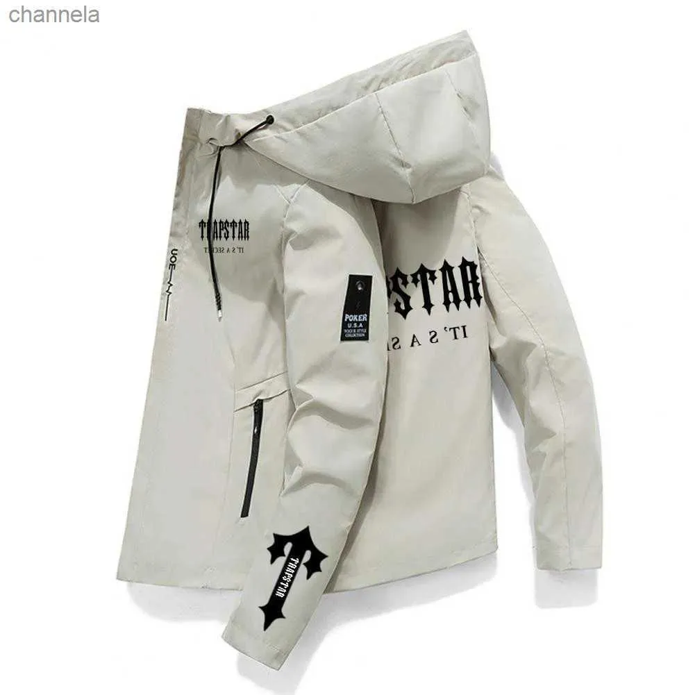 trapstarパーカー トラップスター x セントラルシー パーカー – スタイルと快適さ