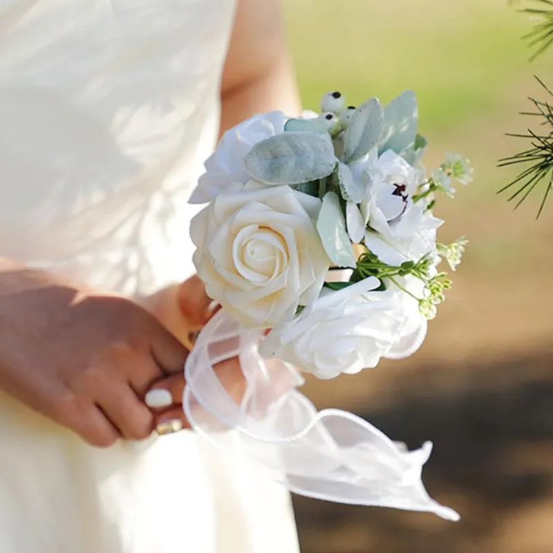Fiori decorativi Fiori artificiali Rose Bouquet Sposa Mano che tiene  Bellissimo regalo di seta Decorazione della tavola di nozze
