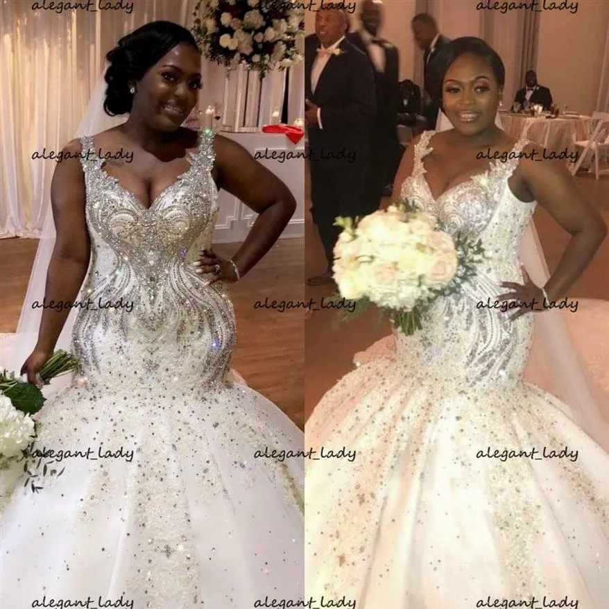 Sparkly sirena Plus Size Abiti da sposa 2021 di lusso in rilievo di cristallo con scollo a V africano nigeriano cappella treno tromba abito da sposa297F