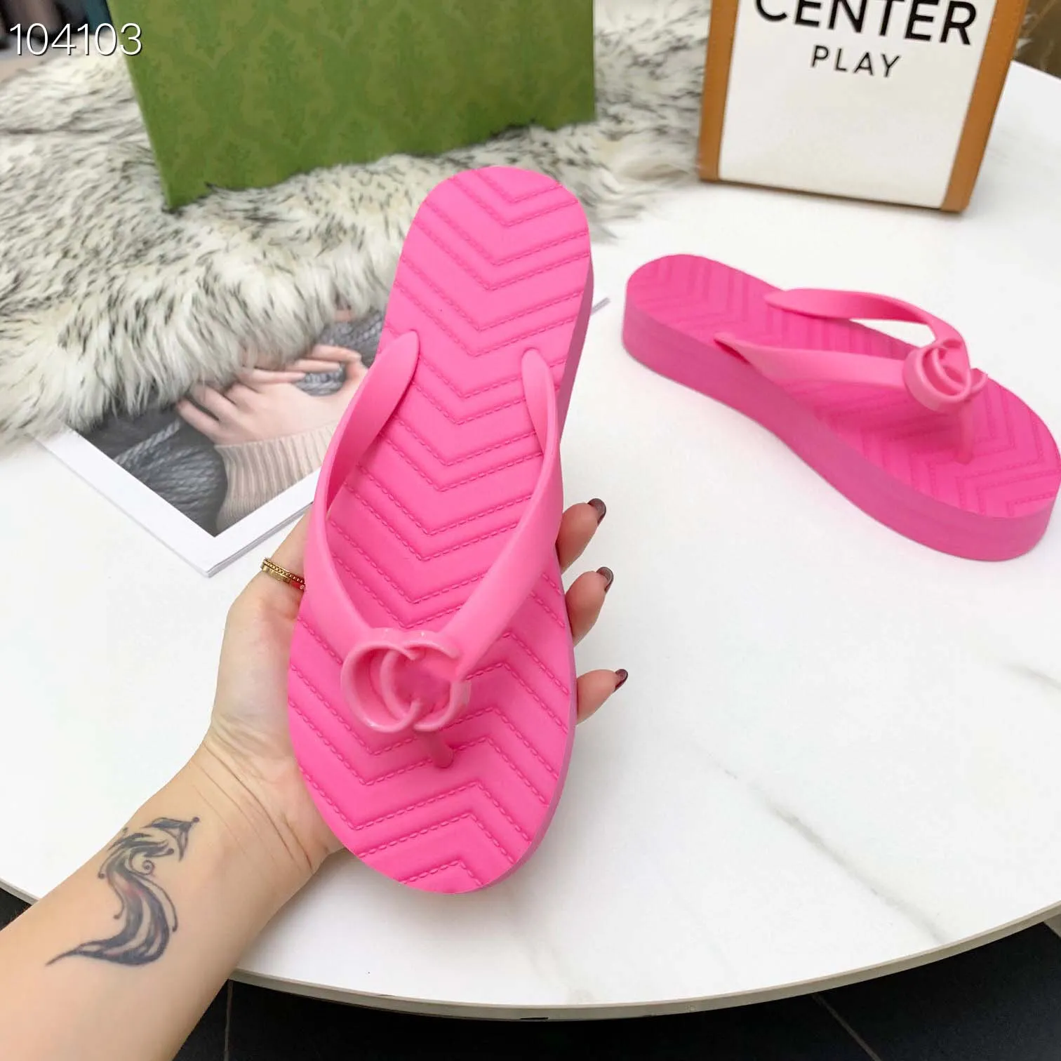 Thick rubber sale flip flops
