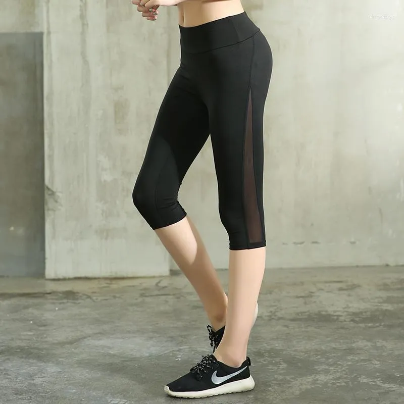 Calças esportivas femininas de verão Leggings finas para ioga de secagem rápida Fitness Capris Mesh Calças curtas de corrida para academia Feminino