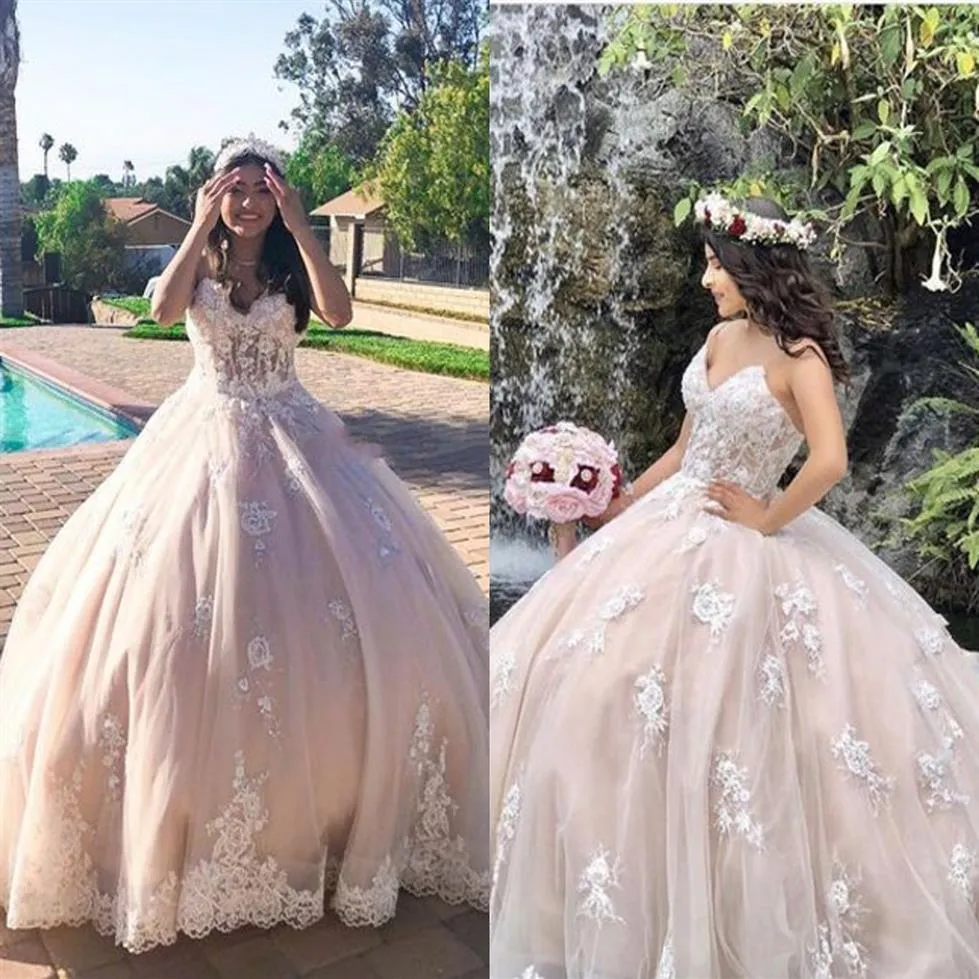 2022 Vestidos de quinceanera deslumbrantes See Though Top Sweetheart Applique Vestidos de baile Baile Sweet 16 Vestido robes de sarau Evenin225r