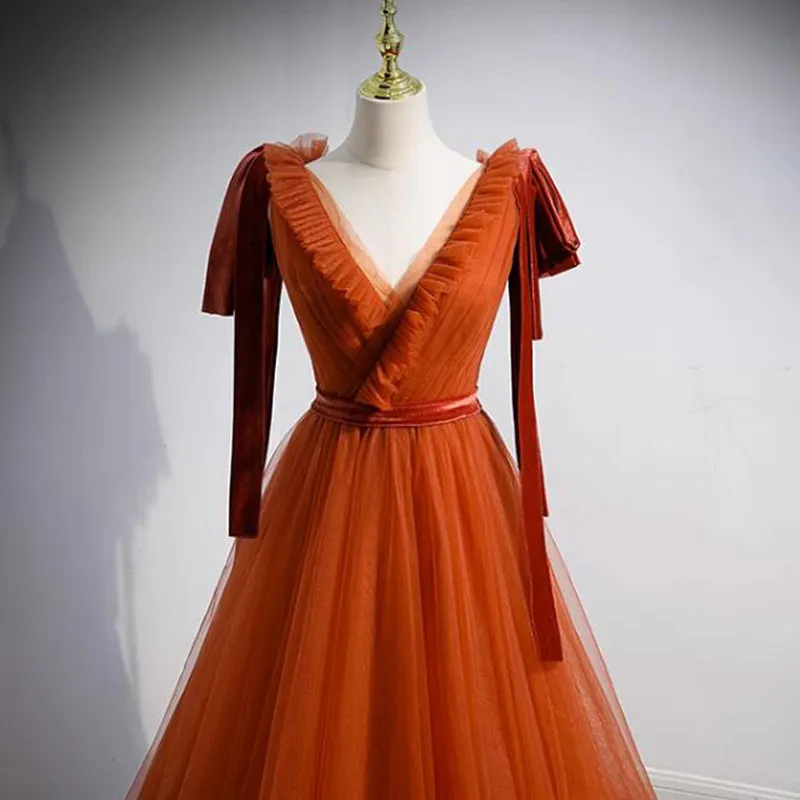 open lace back dress MARMALADE Space Age Retro Dress with Circle Cutout; Orange – Marmalade-shop main image 0