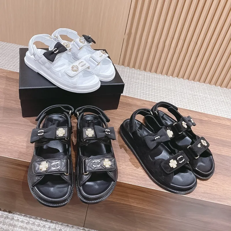 Luxus-Designer-Sandalen aus echtem Leder, kleine duftende Wind-Sommersandalen für Damen mit flachem Boden, 2023, neue Premium-Römerschuhe mit dicker Sohle, Größe 35–41 + Box