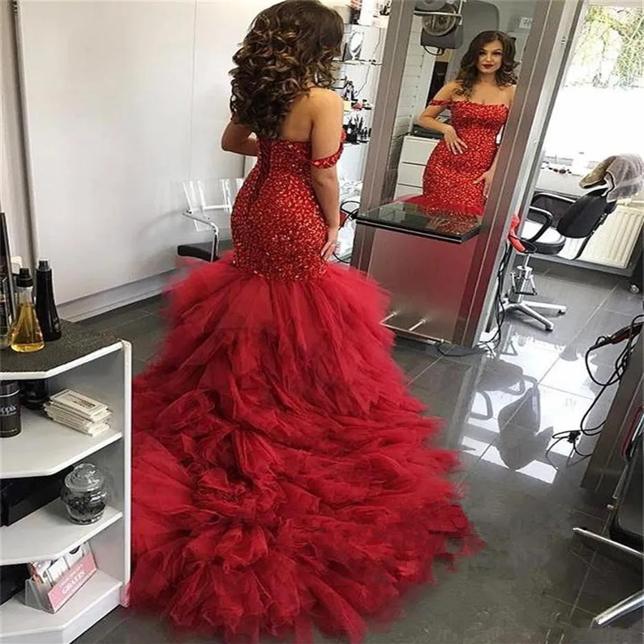2020 Red Mermaid Prom Dresses Off the Shoulder Sparkly pärlor Tiered Ruffles Evening Party Gowns African Cheap Formal Prom Party G2669