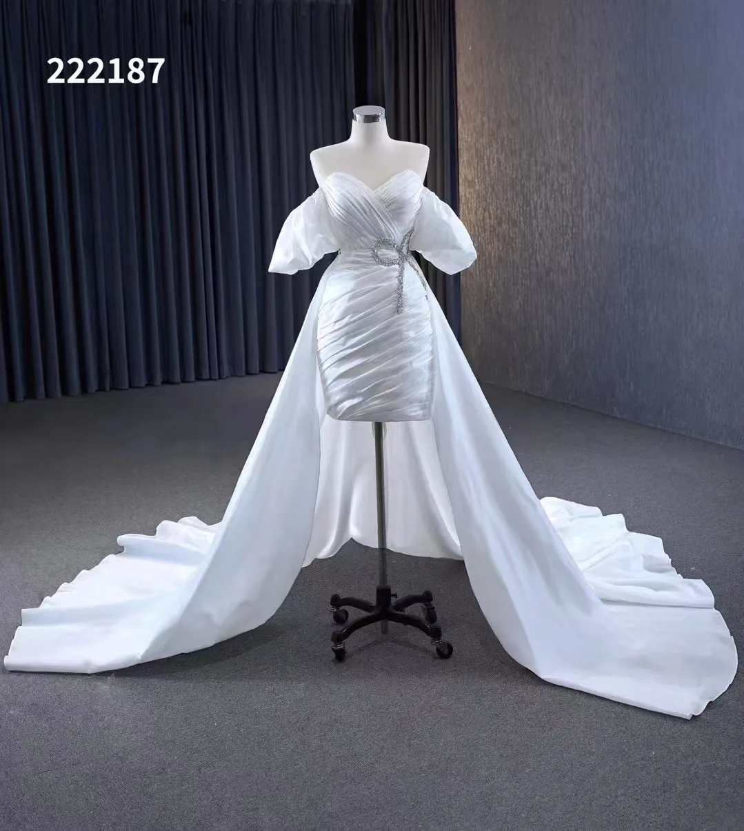 Simple Wedding Dress Sweetheart Off Shoulder Modern Bridal Gown SM222187