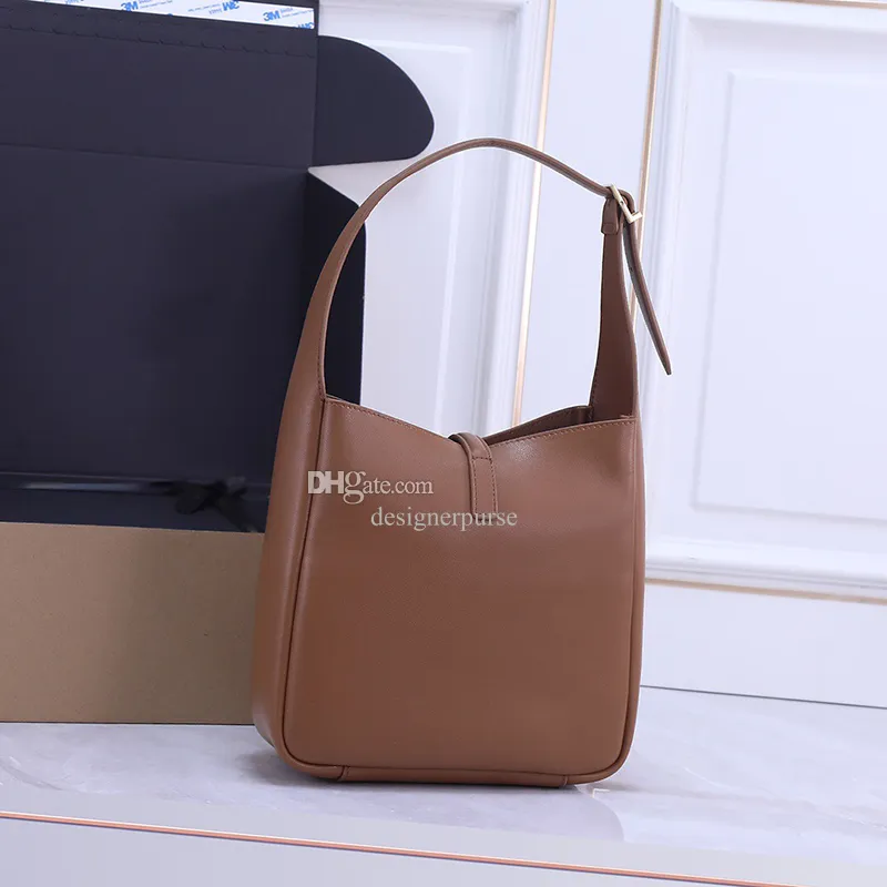 حقائب اليد الشهيرة LE 5 A 7 Leather Small Hobo Handbag Le Cassandre Hobo Women Bag Bage Bags Pass Luxury Presh Beach Hobo Buckury Woman Counter Counter Bags