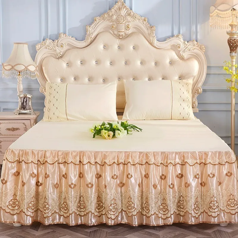 Jupe de lit jupe en dentelle literie lit princesse jupe de lit en dentelle beige 1 paire taie d'oreiller trois pièces couverture de lit couvre-lits jumeaux 230720