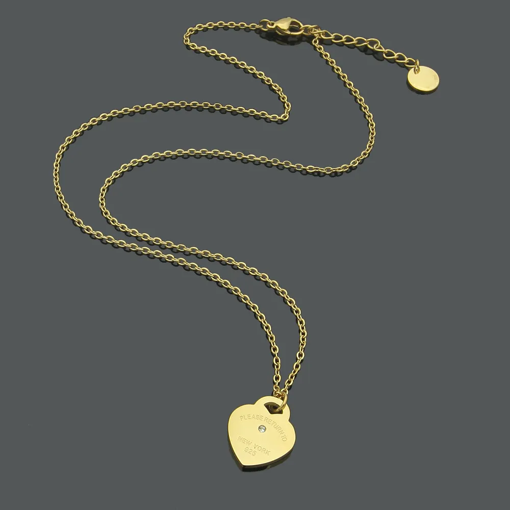 Titane Acier Mode T-Lettre Peach Heart Single Diamond Collier Femme Single Peach Heart Necklace